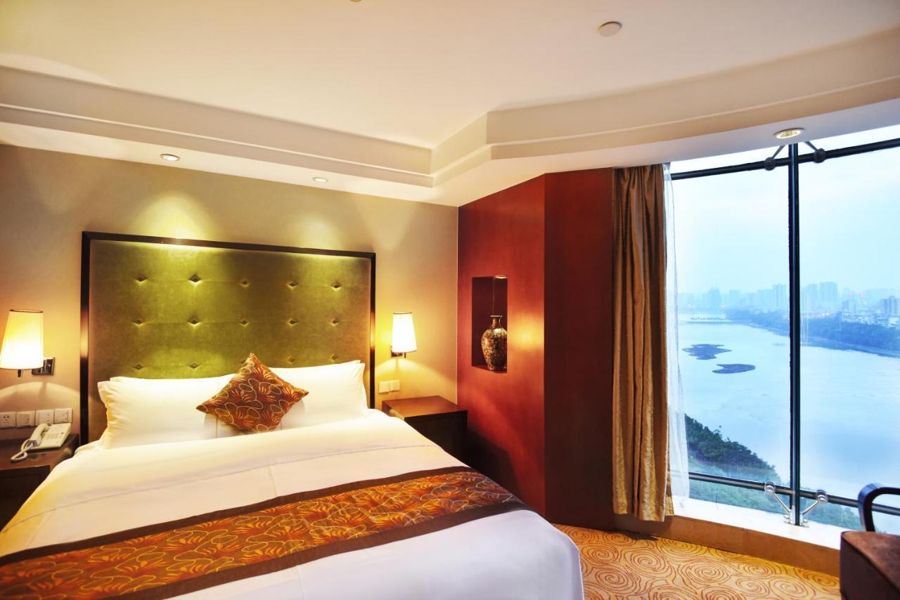 Guangxi Wharton International Hotel Nanning Extérieur photo
